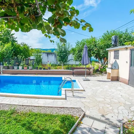 Kiwi With Private Pool Ferienhaus *