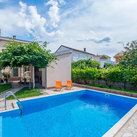 Kiwi With Private Pool * Mostar